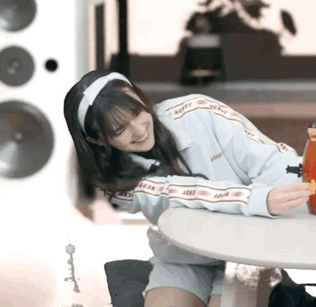 https://upload.hkgolden.media/comment/1grzd0ty.caljgleyahx.ln21h2ay05s.3fz.gif