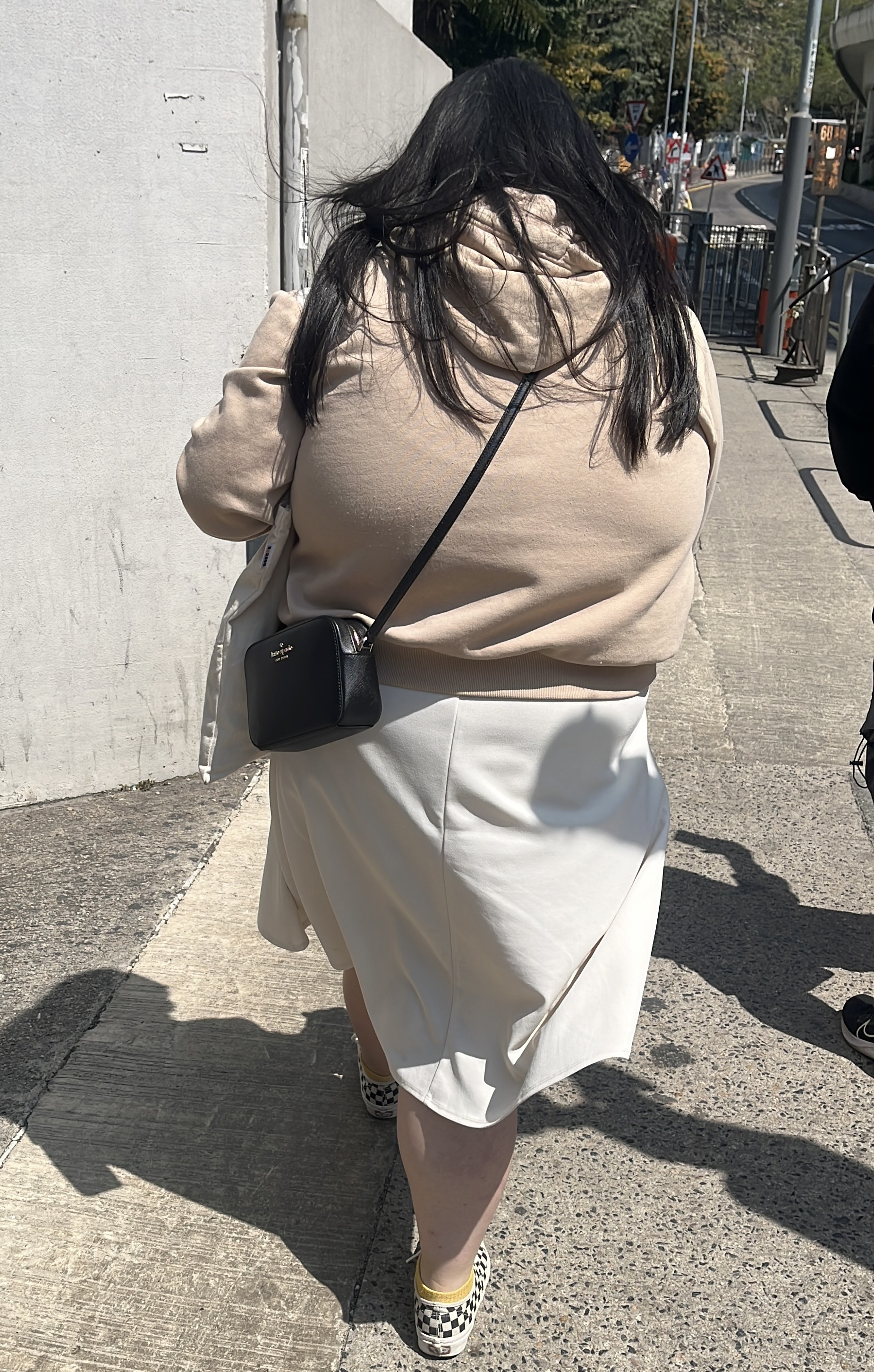 啲死肥婆正面/側面睇都係一樣咁闊 - 香港高登討論區