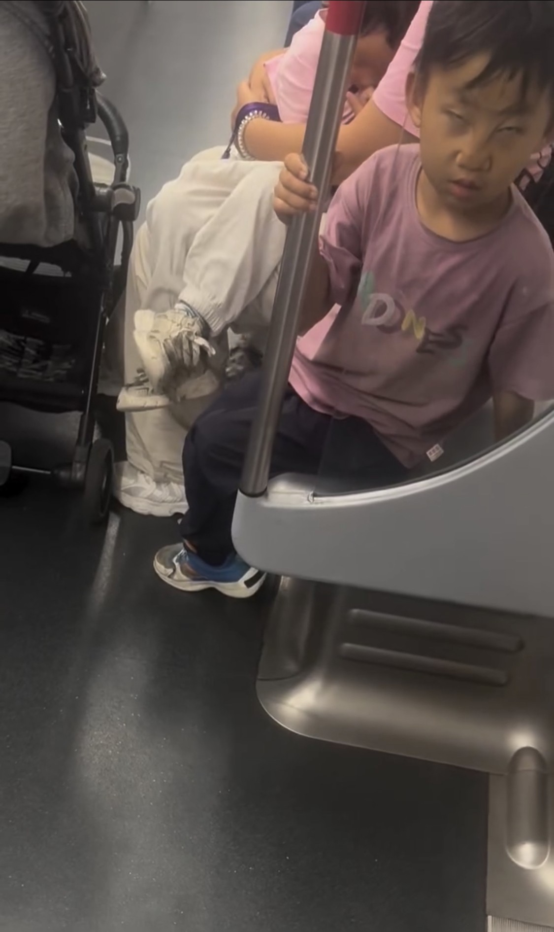 https://upload.hkgolden.media/comment/zy2t04s2.ikwaf13a5f0.wd5s4x2xjl5.mus.jpg